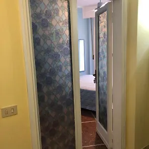 https://leandro-bed.it-tuscanyhotel.com